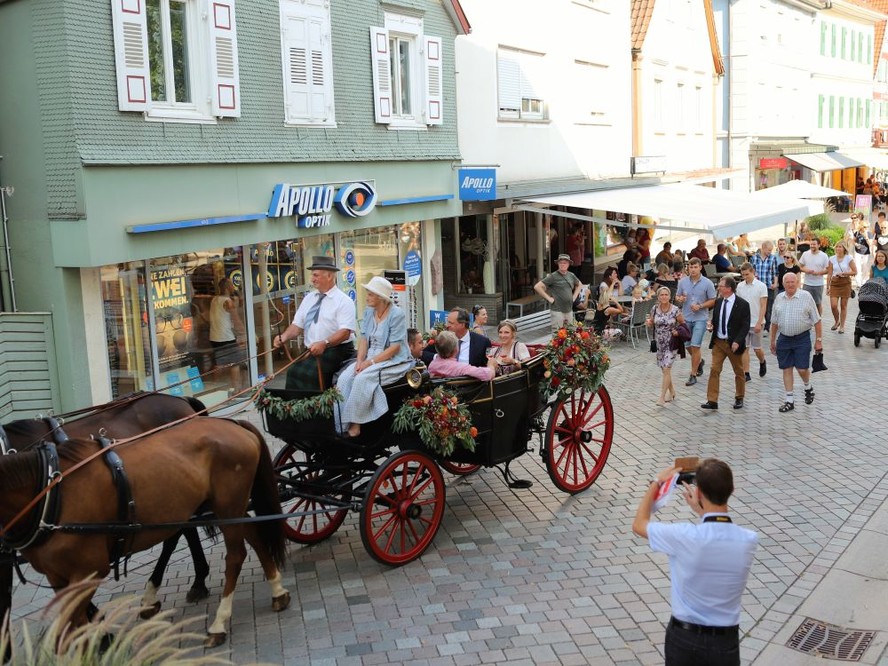 Weinfesteröffnung Kutschfahrt durch die Hauptstraßee