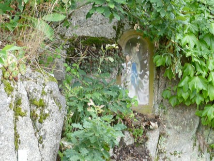 Lourdes Grotte gestiftet von Elise Fies