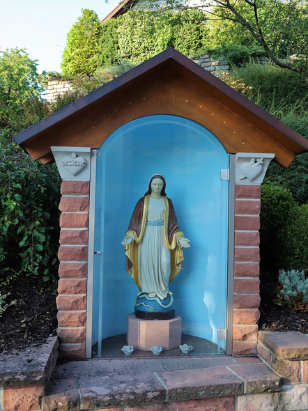 Mutter-Gottes-Grotte neben der Kirch St. Wendelin